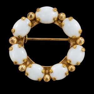 Vtg Milk Glass Wreath Brooch White Gold Tone Round Circle Pin 1"